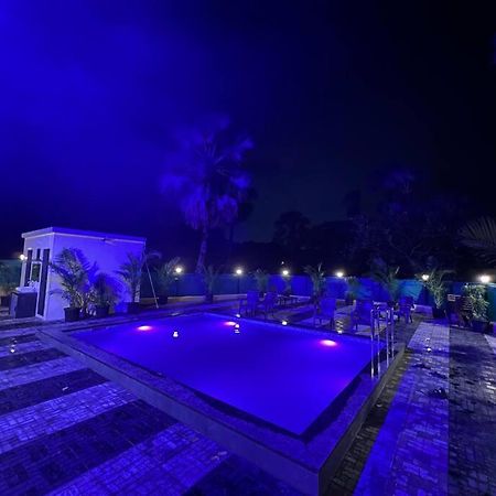 Stayhaven Aqua With Pvt Theatre & Pool Мумбаї Екстер'єр фото
