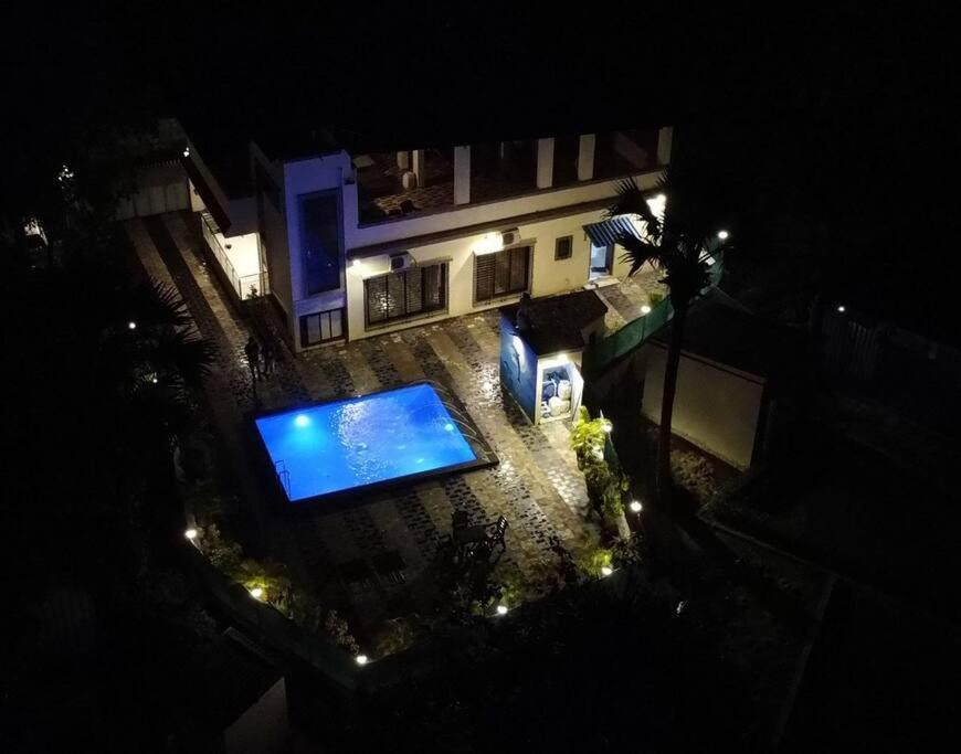 Stayhaven Aqua With Pvt Theatre & Pool Мумбаї Екстер'єр фото