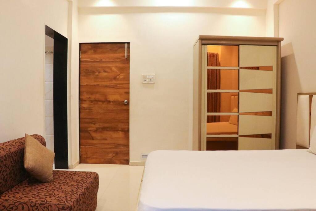 Stayhaven Aqua With Pvt Theatre & Pool Мумбаї Екстер'єр фото